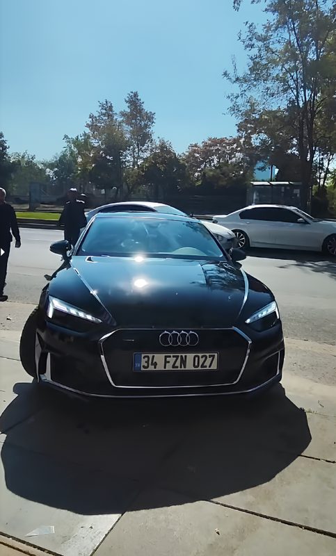 Siyah Audi A5 aracına Şaşmaz'da uygulanan cam filmi ve seramik kaplama